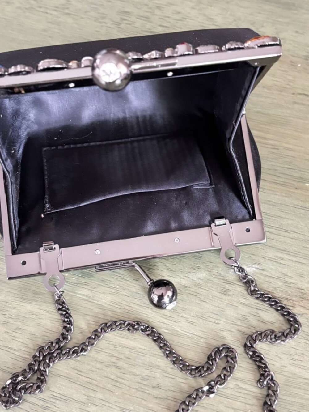 Beautiful cocktail purse. - Picture 2 of 3